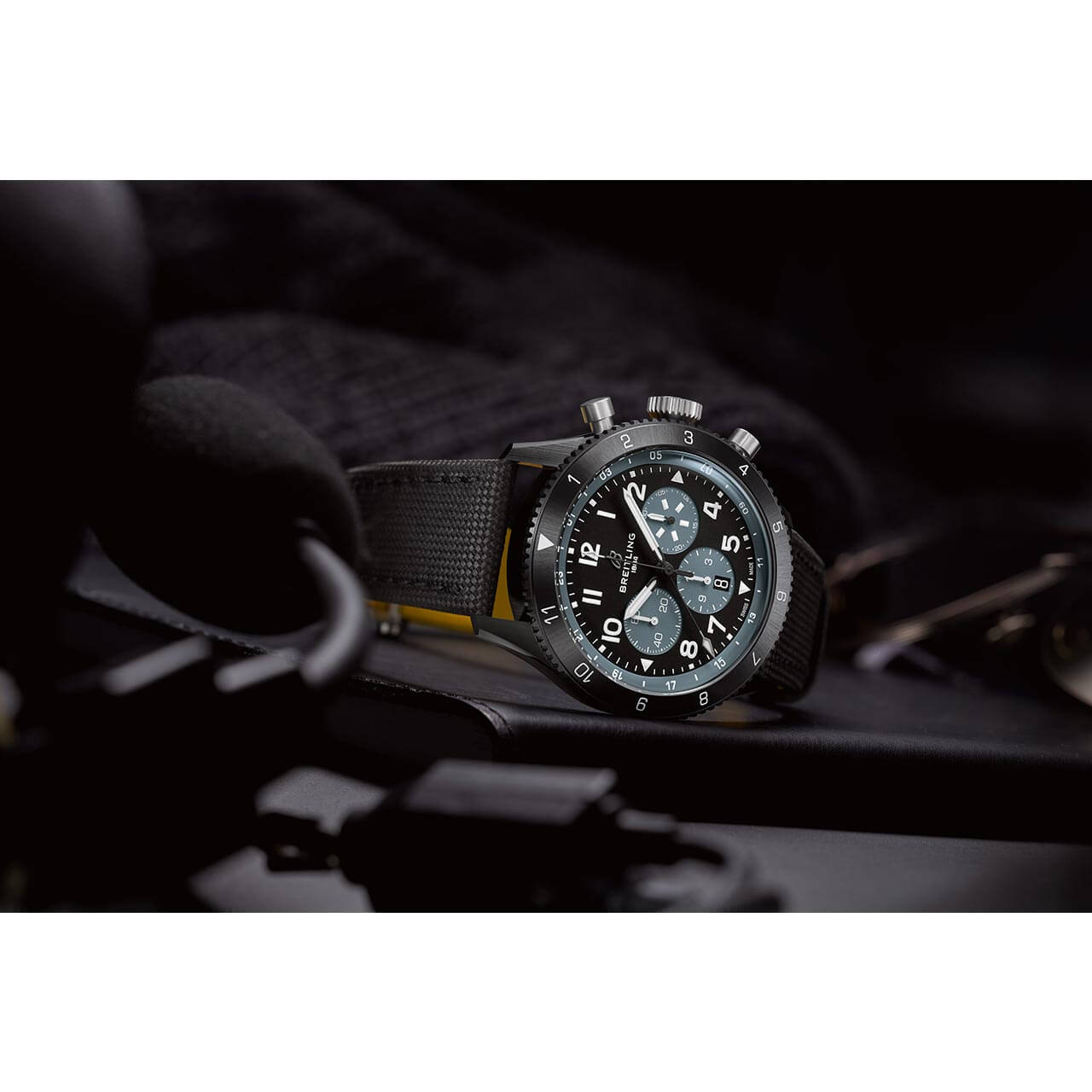ブライトリング スーパー アヴィ B04 クロノグラフ GMT 46 モスキート ナイトファイター 商品画像 2